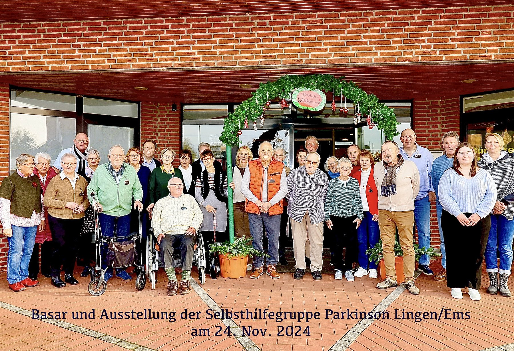 Ein Gemeinschaftsaufnahme von unserem grossen Basar bzw Ausstellung