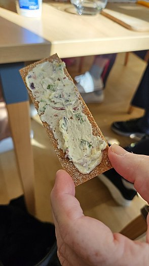 Knäckebrot mit Kräuterbutter